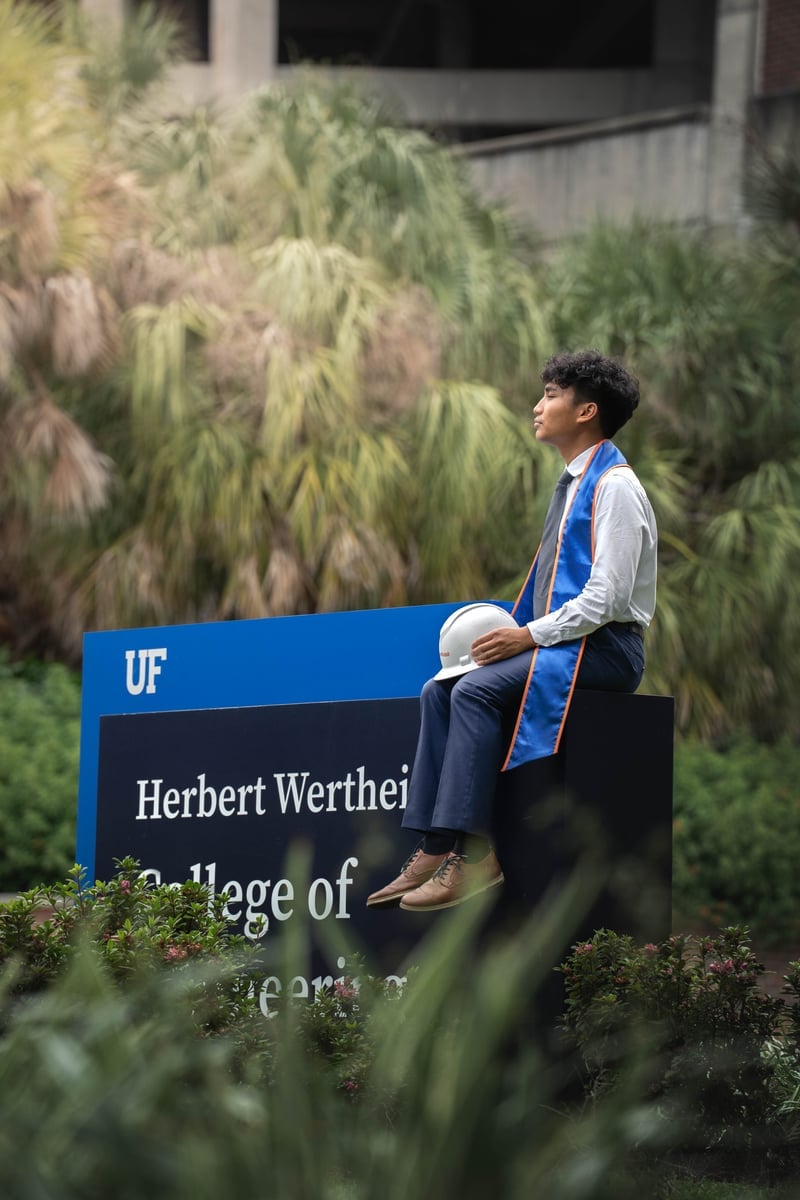 Grad portrait by Nico Tovar Photography