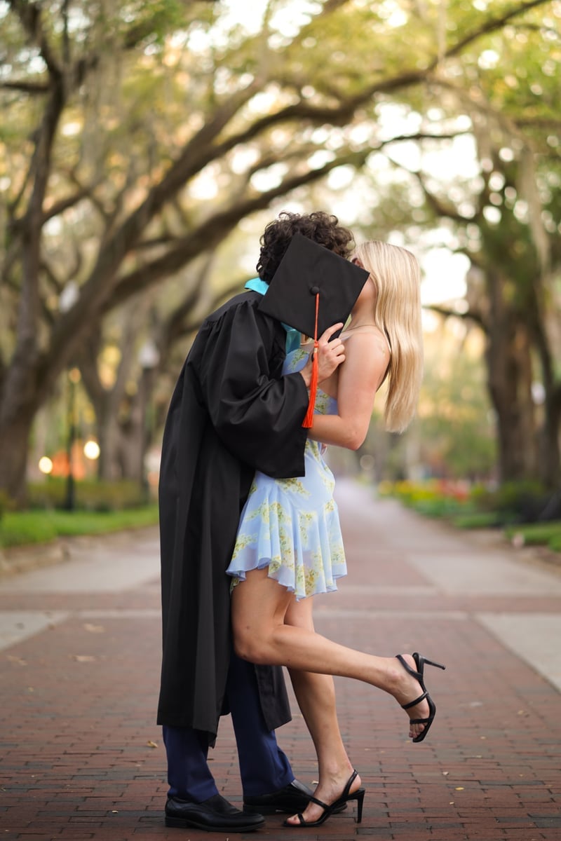 Grad portrait by Nico Tovar Photography